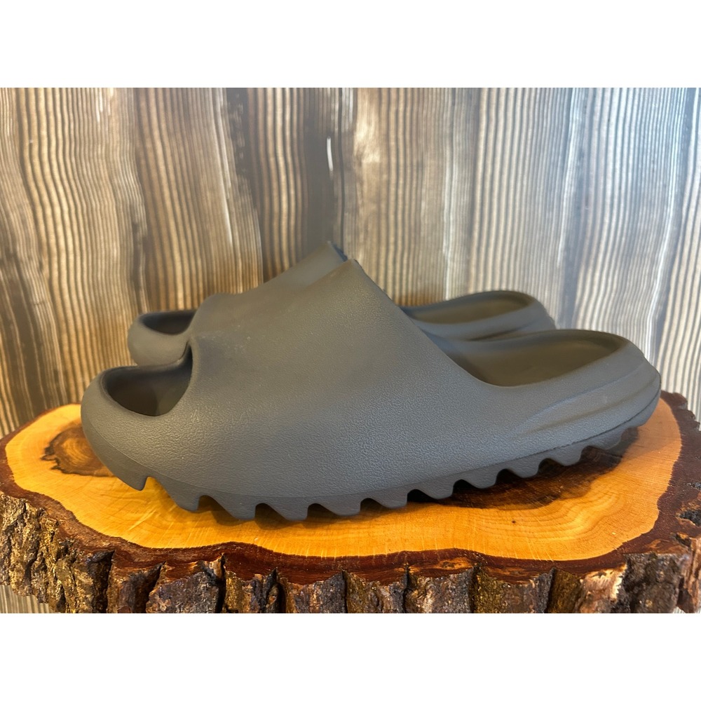Adidas Mens Yeezy Slide Size 13 Slate Gray ID2350 Lightweight EVA Foam Sandal